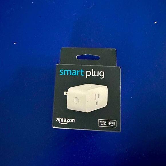 Amazon Smart Plug - Picture 1 of 4